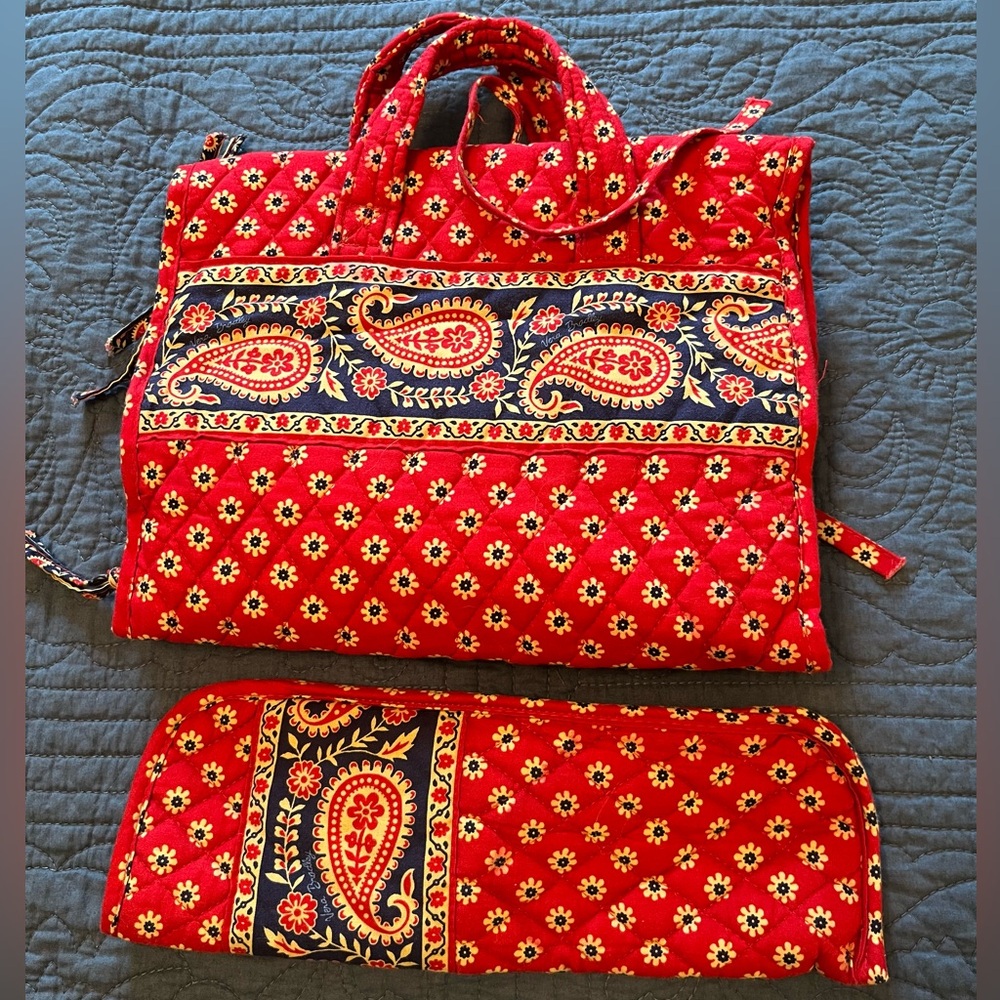 Retired Vera Bradley Americana Red Floral Hanging Toiletry & Curling Iron Sleeve